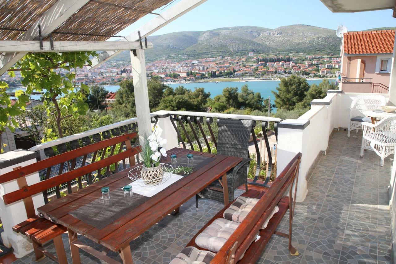 Apartment Poseidon Trogir Exterior photo